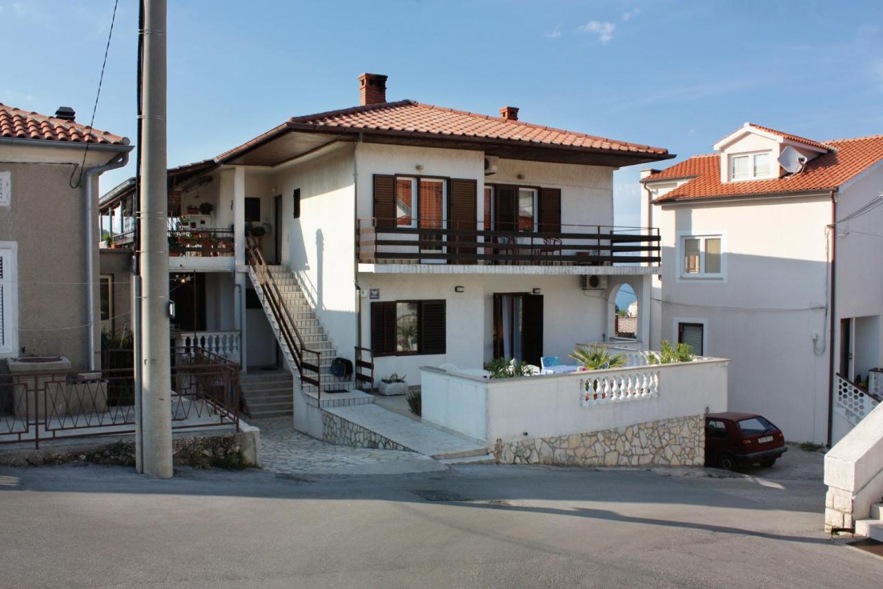 Double Room Vrbnik 5301B Extérieur photo